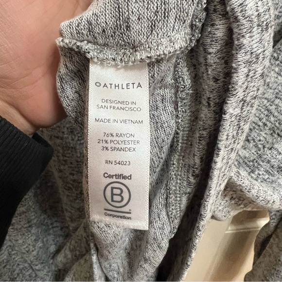 Athleta Gray Oversized Super Stretchy Jersey Knit Long Sleeve Shirt Size Small - Picture 4 of 6